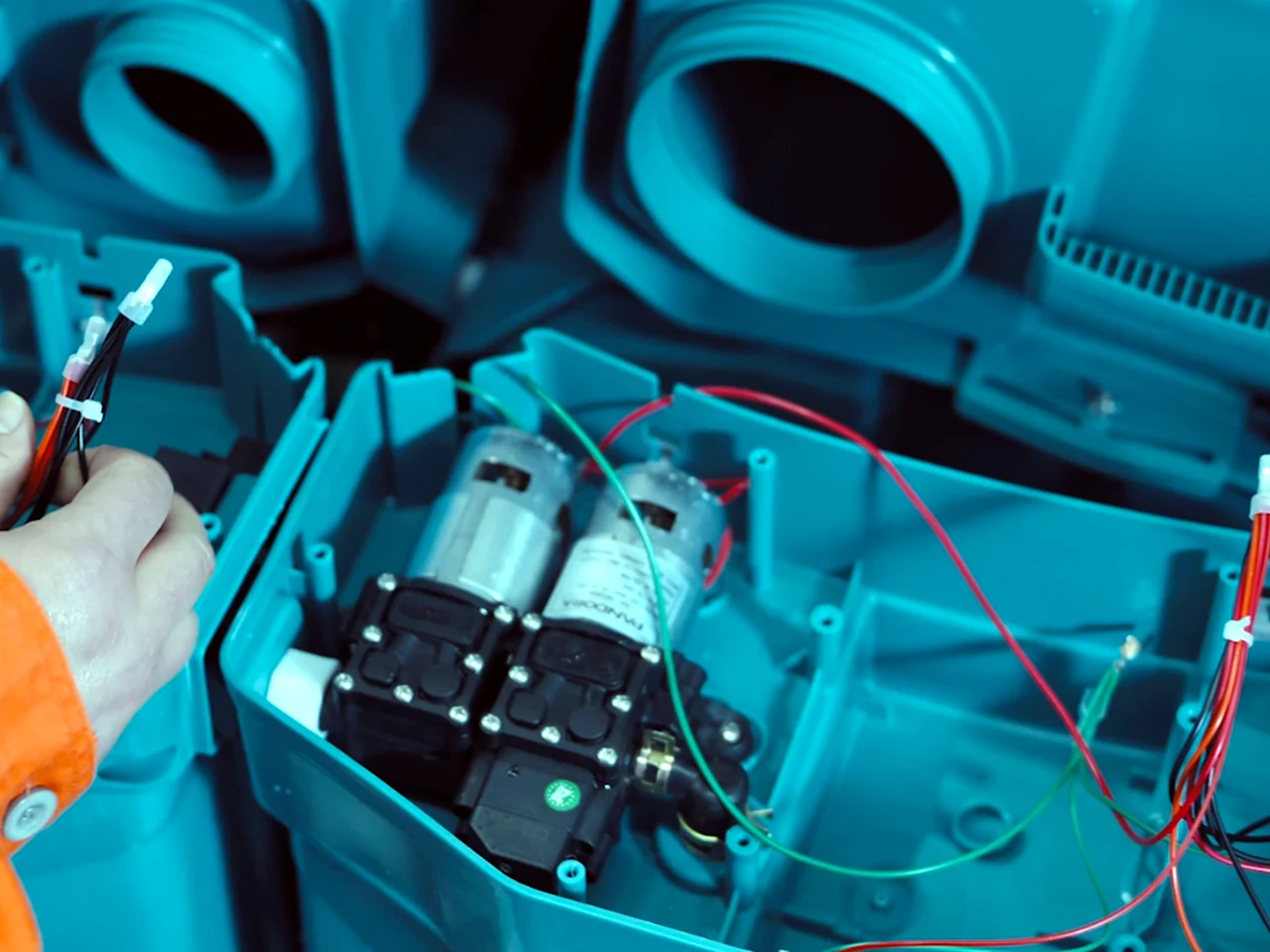 Sprayer electrical assembly check