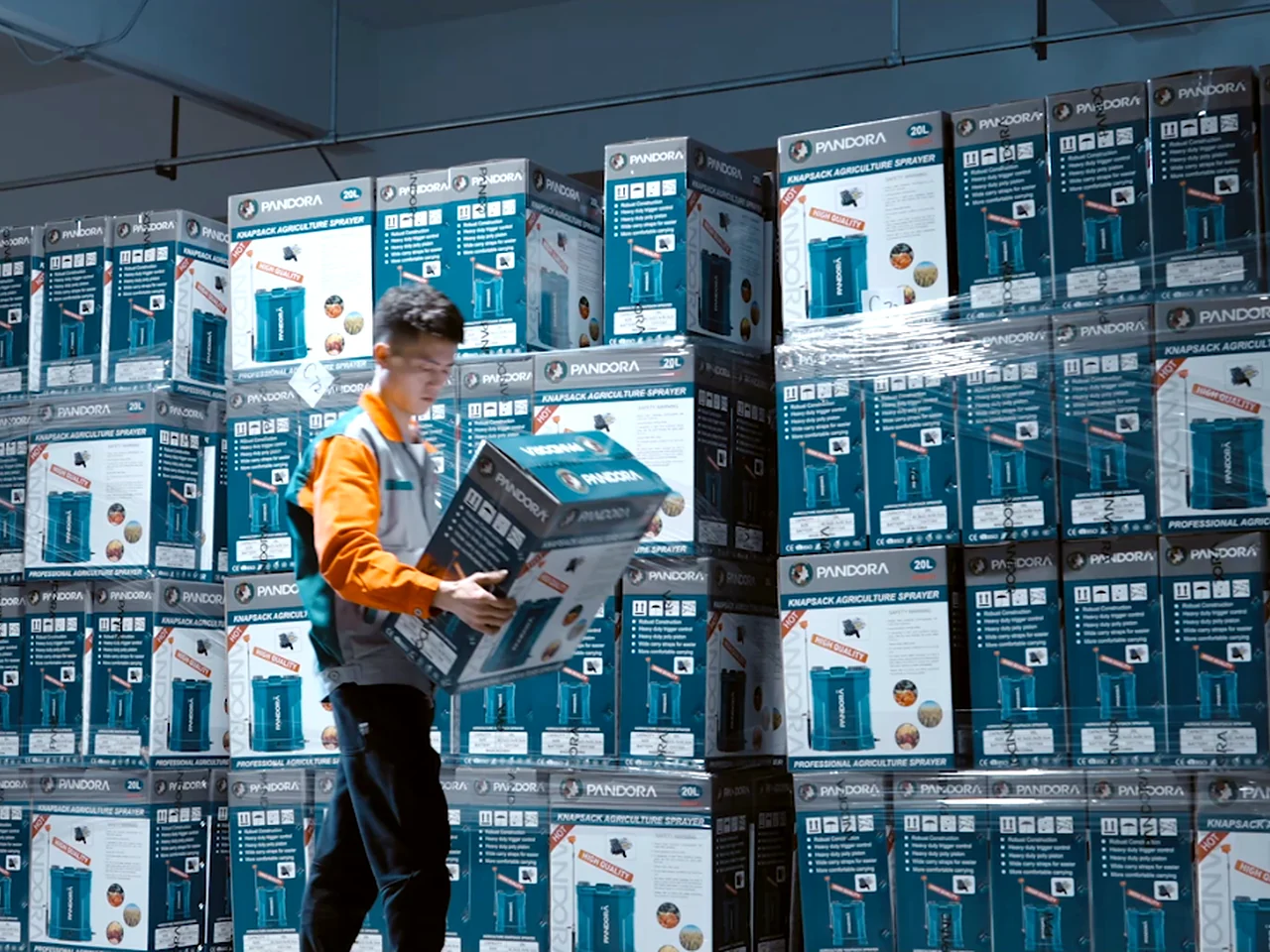 PANDORA warehouse shipment preparation